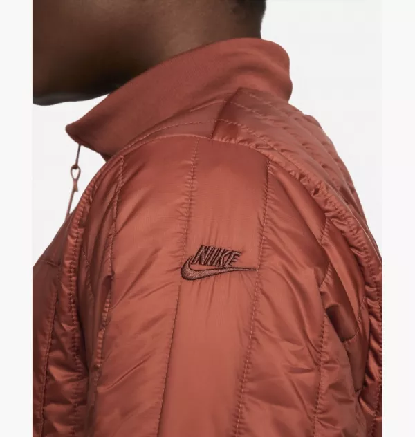 Женская куртка Nike Therma-Fit Tech Pack DQ7745-641 orange